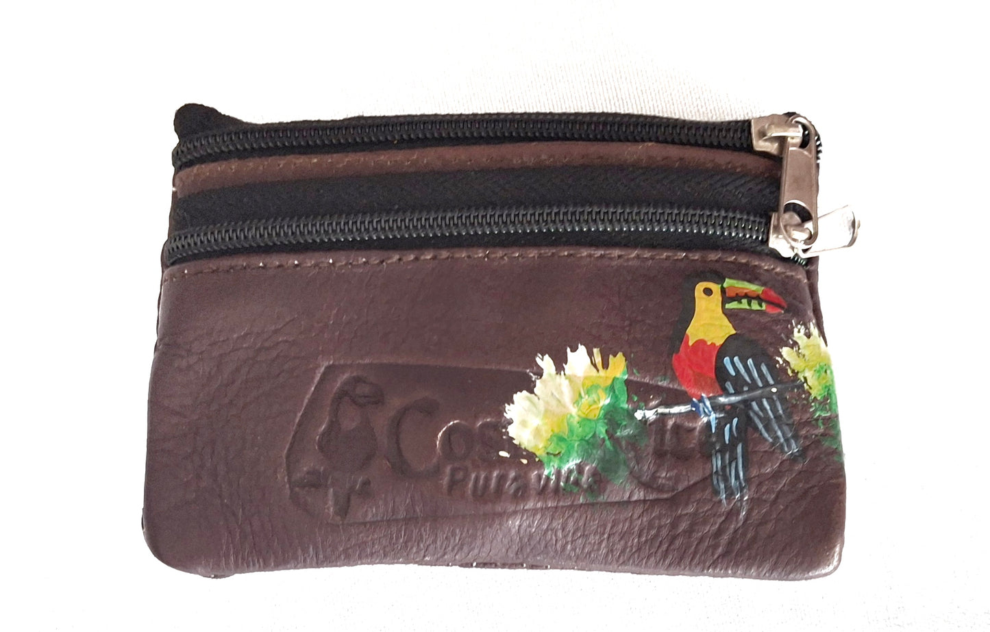 Monedero de cuero con tucán pintado a mano