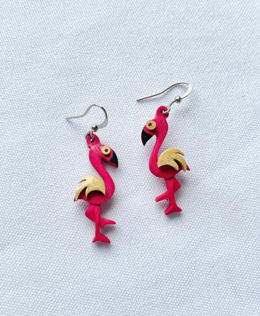 Aretes de coco en forma de flamencos
