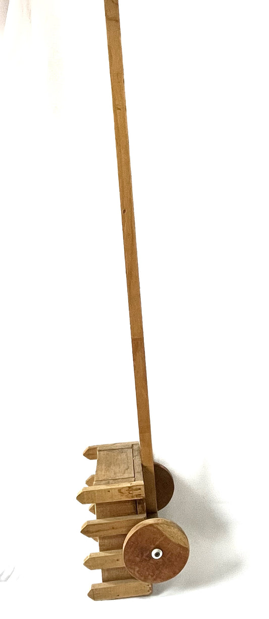 Carreta de madera larga sin pintar